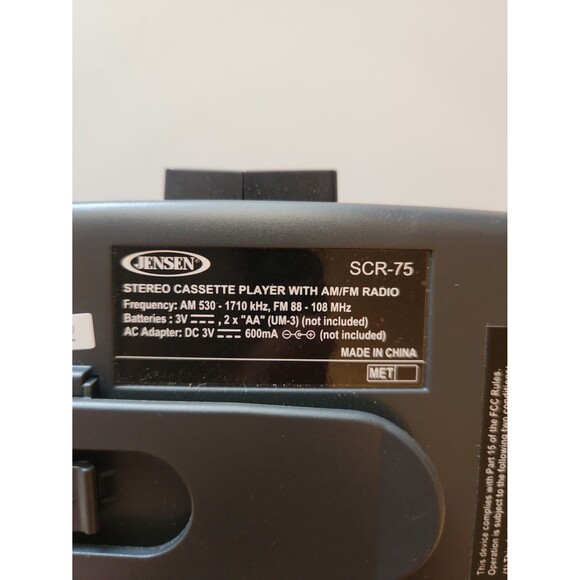 Jensen stereo cassette player with AM/FM radio - Picture 4 of 8